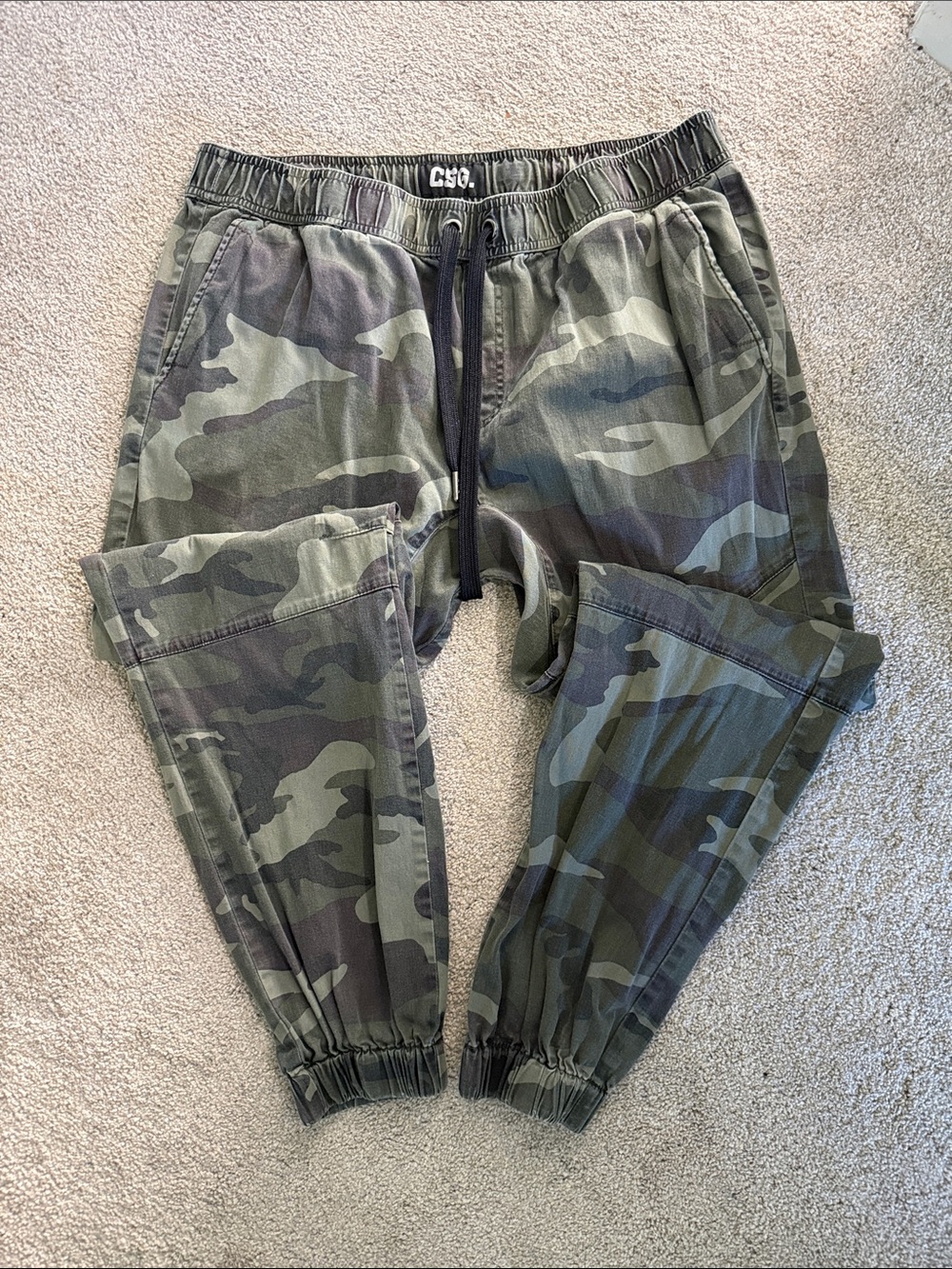 Camo Elastic-Waist Joggers in Olive Green